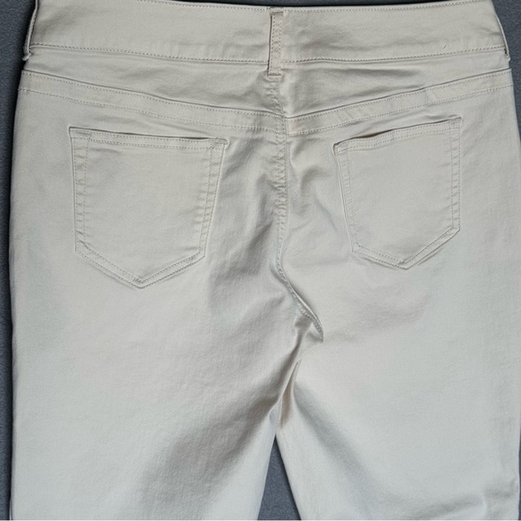 Maurices Women's Off-White Skinny Jeans cotton‎ polyester spandex blend 12 - 14 - Picture 9 of 9